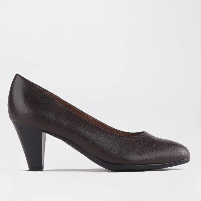 Mid Heel Court Shoe in Brown - 12045